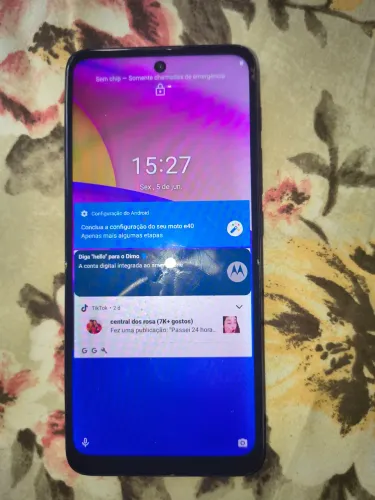 Vendo celular moto E40