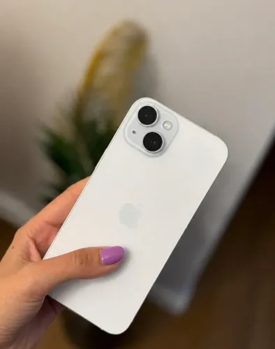 iPhone 15 128GB