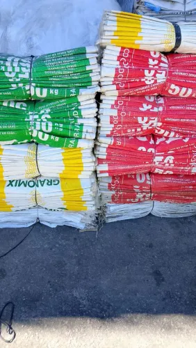 Sacos em ráfia. Para milho, carvão e entulho.