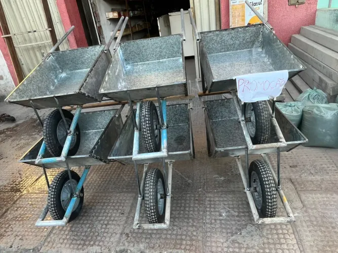 Carrinho de mão artesanal