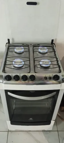 Fogão seminovo Electrolux 4 bocas com forno,FAÇO ENTREGA!!