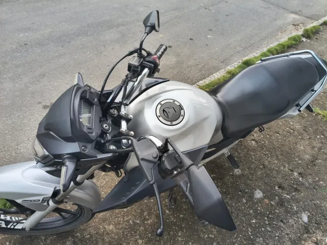 Honda 160 em perfeito estado.