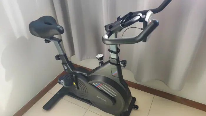 Bicicleta ergométrica. Bike de spinning.