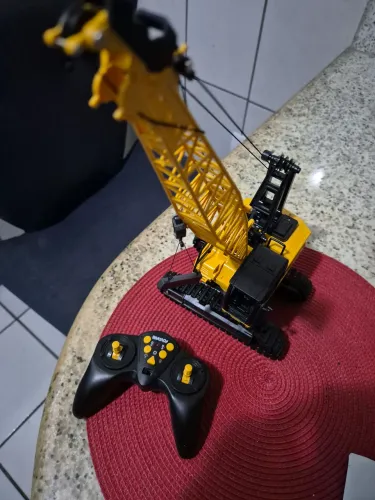Guindaste de Esteira de Controle Remoto Brastoy (11 Canais / Bateria Recarregável)