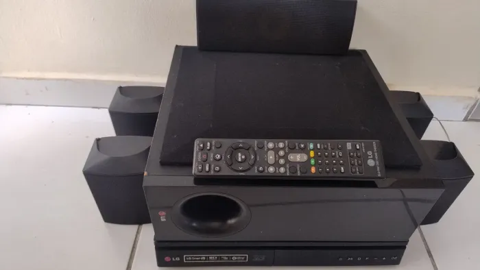 Home theater LG blu-ray 3D completo- Excelente estado .