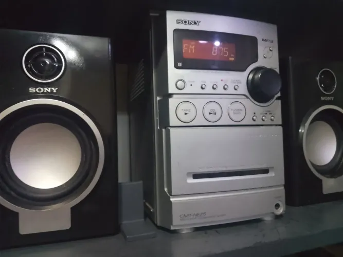 Mini Som/ CD/ FM/AM...  Entrada Auxiliar...  