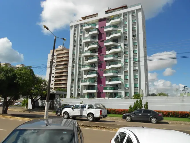 EXCELENTE APARTAMENTO NO ED. VARANDAS DO MADEIRA. 04 QUARTOS.
