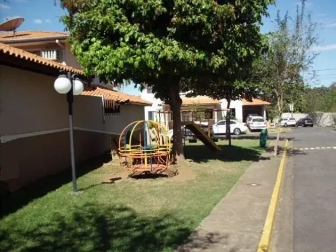 Casa com 3 quarto(s) no bairro Despraiado em Cuiabá - MT