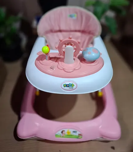 Andador toca música acende a Luz