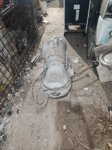 Máquina desentupidora de esgoto
