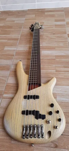 Contrabaixo ibanez ashula bass