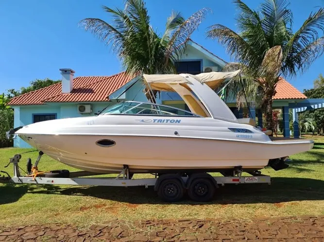 Triton 240 Open Ano 2014 x1 Mercruiser 220 HP ñ Focker Phantom Ventura Nx Fs
