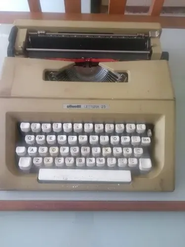 MÁQUINA DE ESCREVER OLIVETTI LETTERA 25. ANO 1980. 