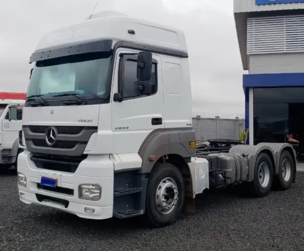 Mercedes Benz Axor MB 2644 6x4 ano 2015-16