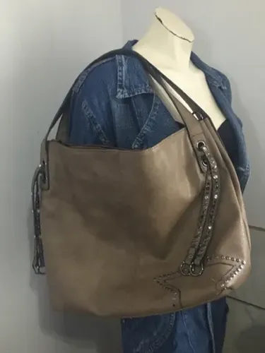 Bolsa sintética marrom