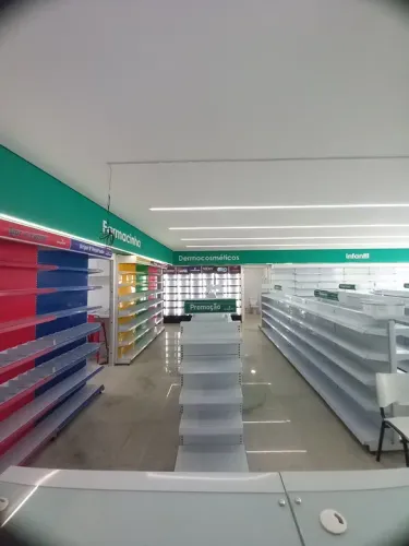 Gôndolas para farmácia