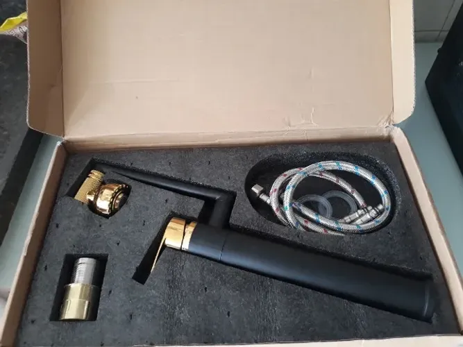 Torneira agua fria e quente da marca Faucet, nova, sem uso!