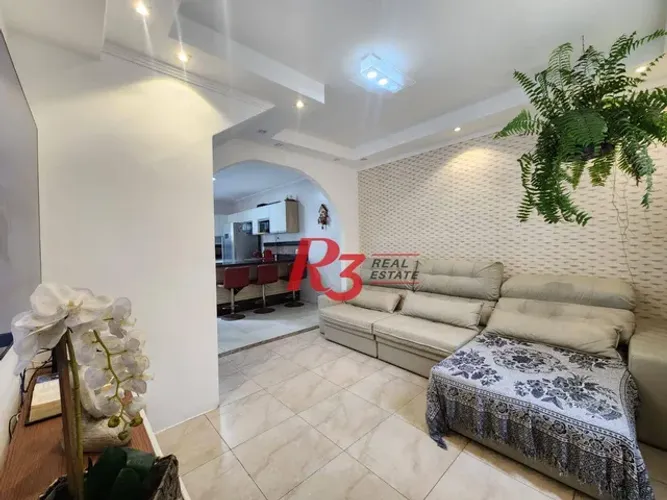 Linda casa mobiliada em Vilaggio, 2 suítes, garagem fechada, churrasqueira individual, pis