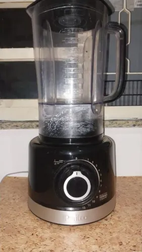 Liquidificador Philco seminovo