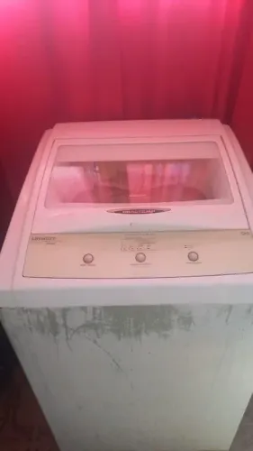 Máquina de lavar por 380 reais .