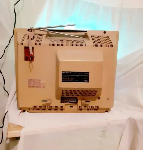 Televisão antiga Sanyo 