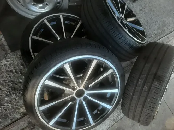 Roda aro 17 concava preta com diamantado vossem com Pneu 205 40 17 jogo
