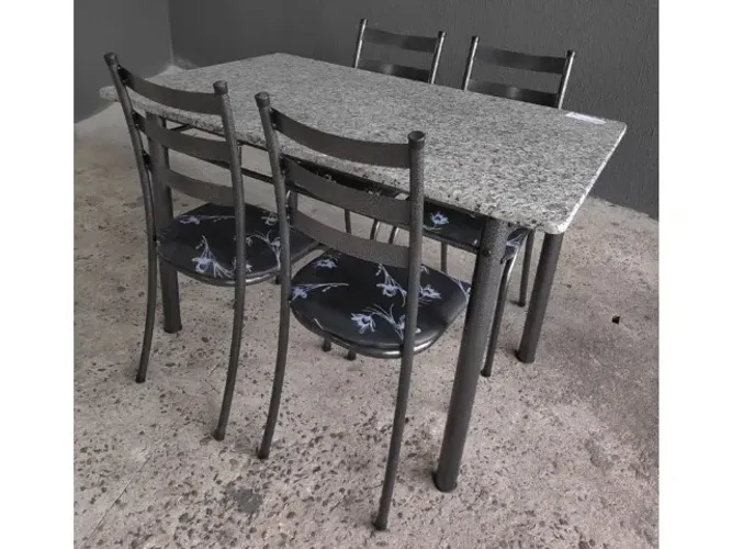 Mesa Tubular com 4 Cadeiras Novo FRETE GRÁTIS