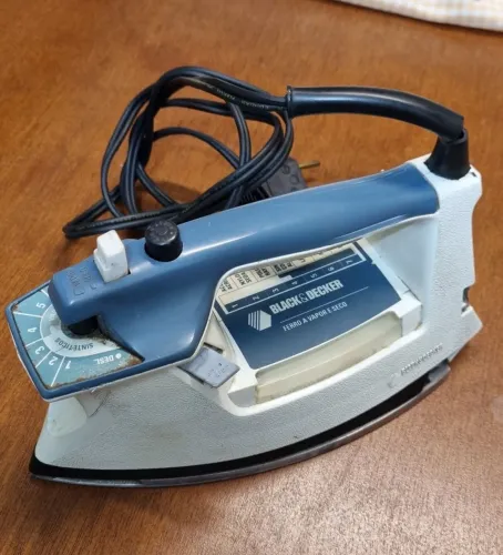 Ferro de Passar Black&Decker PFA 1411