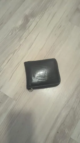 Carteira em couro com zíper preta Tonello