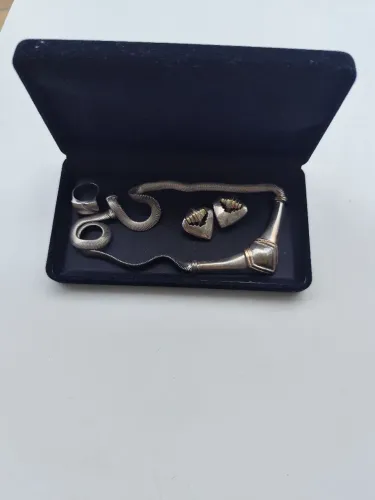 Conjunto de Prata e ouro colar, anel e brincos
