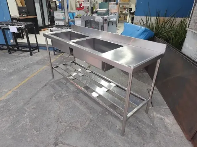 Pia industrial em aço inox - cuba dupla