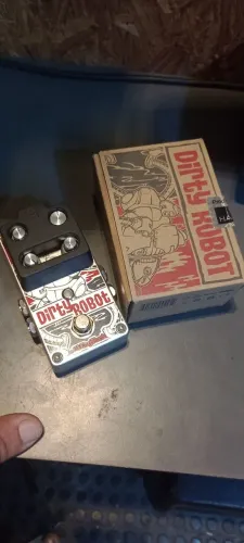 DIGITECH DIRTY ROBOT 