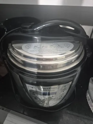 Panela de pressão elétrica perfeita 5 litros novíssima