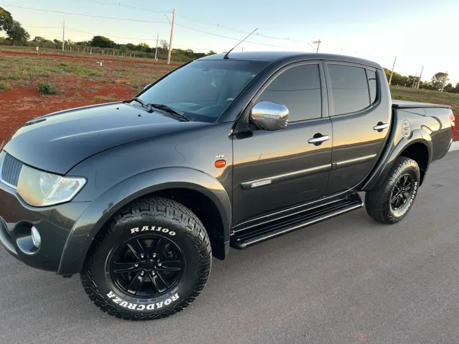 Mitsubishi L200 Triton HPE 3.2 CD TB Int.diesel AUT 2010