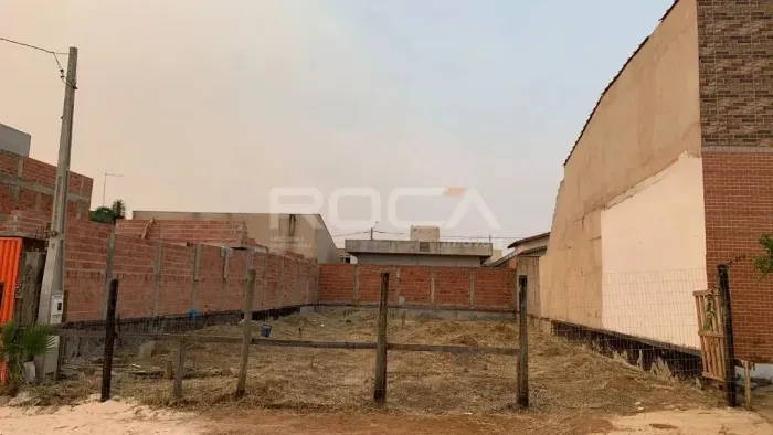 Terreno à venda no Jardim do Bosque, São Carlos - Oportunidade única!