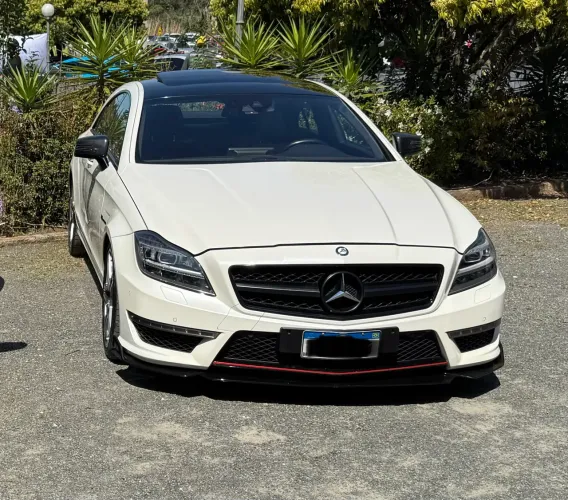 Mercedes-Benz CLS-63 AMG 5.5 V8 557cv Aut. 2012
