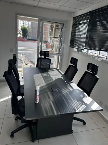 MESA PARA REUNIÃO ATÉ 6 POSIÇÕES - EXCELENTE ESTADO