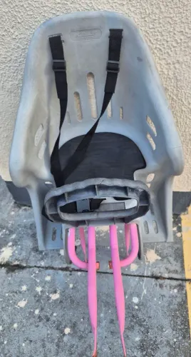 Cadeirinha para bike marca Kalf