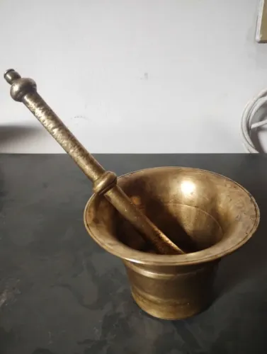 ALMOFARIZ E PILÃO EM BRONZE 12CM DIÂMETRO X 8CM ALTURA