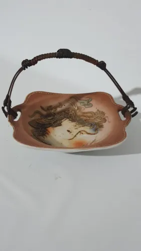 Cestinha em porcelana Japonesa dragão oriental leia descrição 