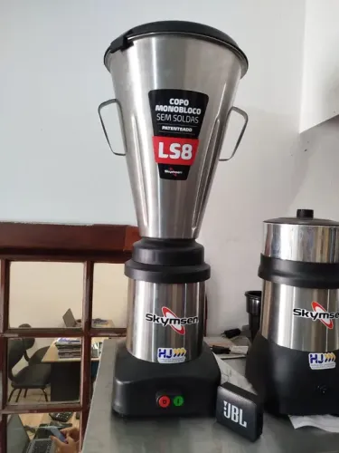 R1 Liquidificador industrial copo monobloco 8lts