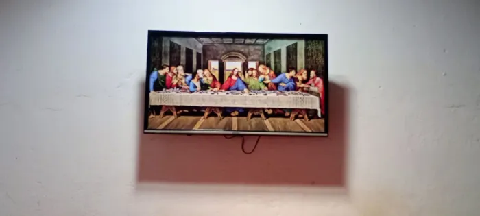 TV com a imagem da Última Ceia quadro 42 polegadas