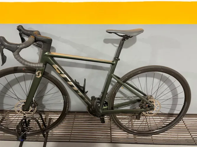 Bicicleta semi nova speed carbono Scott 