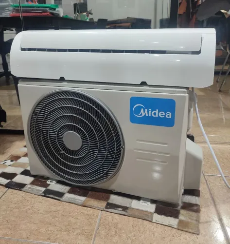 Ar condicionado 12Mil BTUs Q/F Midea Novos Instalado