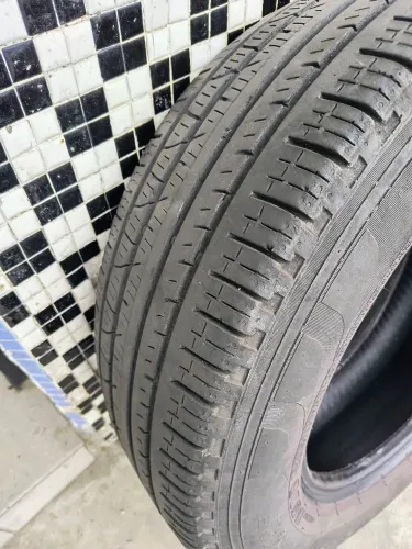 2 pneus Pirelli 215/65 R16