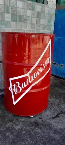 Vedo toneladas da Budweiser 