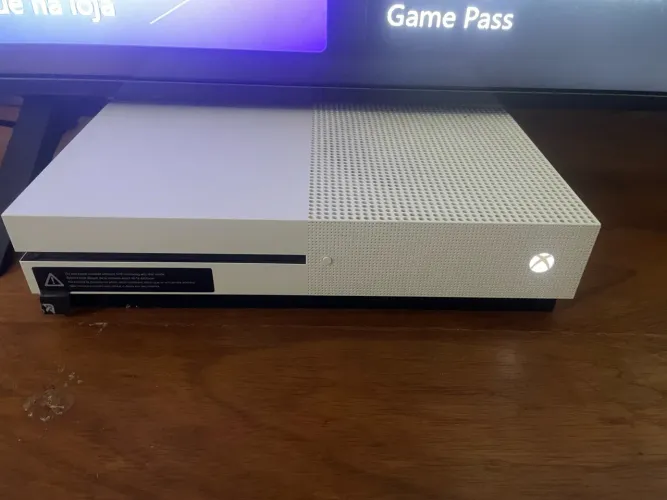 Xbox One S 1 Tb. C/2 controles