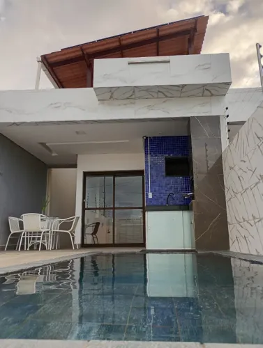 Casa de Praia com 2 Dormitórios/Piscina/Ar condicionado em Carapibus-PB