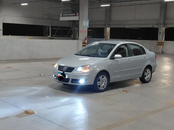 Volkswagen Polo Sedan 1.6 MI Total Flex 8V 4P 2007