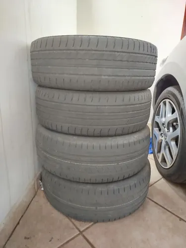 Conjunto pneus Goodyear meia vida